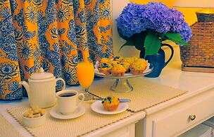 Languedoc Inn & 3 Hussey St Guest House