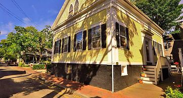 Languedoc Inn & 3 Hussey St Guest House