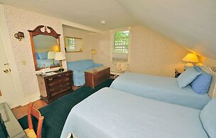 Languedoc Inn & 3 Hussey St Guest House