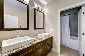 Teehouse Bed and Breakfast