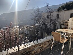Hostal Poqueira