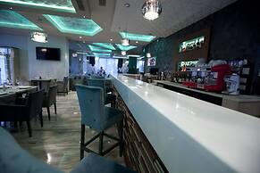 Exclusive Hotel & More