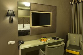 Exclusive Hotel & More