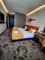 Sapko Airport Hotel