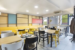 B&B HOTEL Lyon Saint-Priest