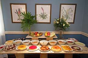 San Raphael Country Hotel