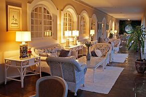 San Raphael Country Hotel