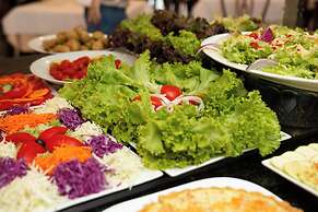 San Raphael Country Hotel