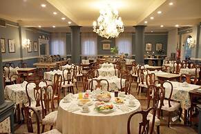 San Raphael Country Hotel