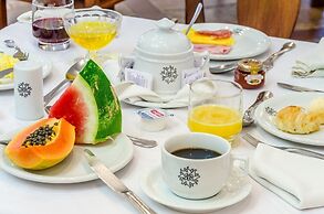 San Raphael Country Hotel