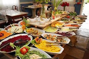 San Raphael Country Hotel