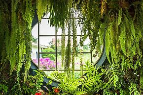 San Raphael Country Hotel