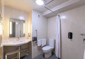 B&B HOTEL Creil Chantilly