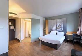 B&B HOTEL Creil Chantilly