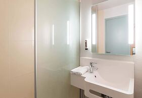 B&B HOTEL Lyon Grand Stade Meyzieu