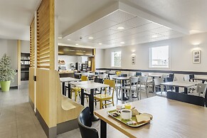 B&B HOTEL Lyon Grand Stade Meyzieu