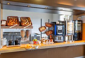 B&B HOTEL Lyon Grand Stade Meyzieu