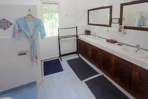 Apa Villa Illuketia
