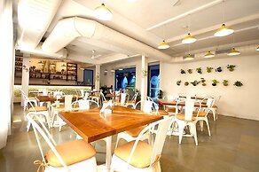 Bloom Boutique - Signature Towers