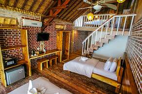 The Princess Of Mentigi Bay