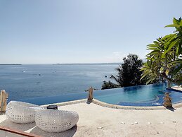 The Princess Of Mentigi Bay