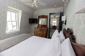 The National Hotel