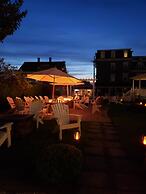 The National Hotel
