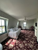 The National Hotel