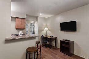 Eagle's Den Suites Big Spring a Travelodge by Wyndham