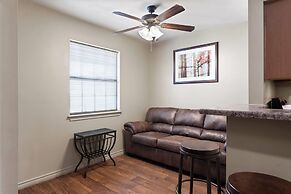 Eagle's Den Suites Big Spring a Travelodge by Wyndham