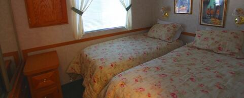 Road Runner Travel Resort - Caravan Park