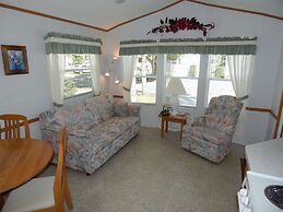 Road Runner Travel Resort - Caravan Park
