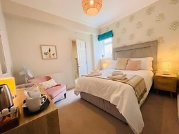 The Beaches Guest House