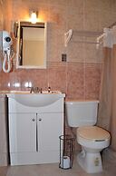 Terracota Corner Room