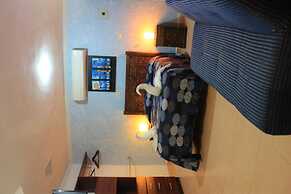 Terracota Corner Room