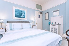 The Ravensbourne Hotel