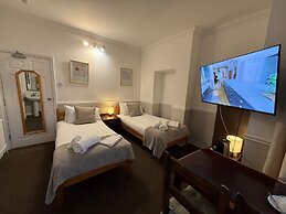 Central Hotel