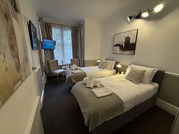 Central Hotel