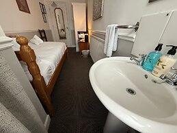 Central Hotel