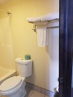 Scottish Inns & Suites Eau Claire