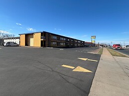 Scottish Inns & Suites Eau Claire