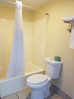 Scottish Inns & Suites Eau Claire