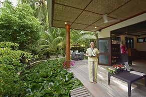 Angaga Island Resort & Spa