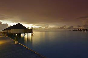 Angaga Island Resort & Spa
