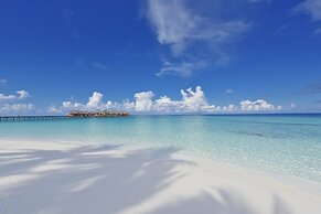 Angaga Island Resort & Spa