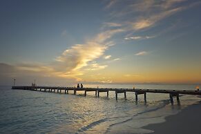 Angaga Island Resort & Spa