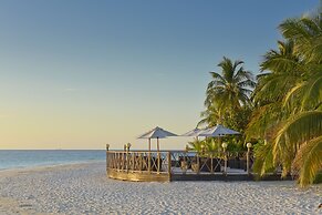 Angaga Island Resort & Spa