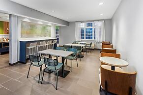Spark by Hilton Rochester South