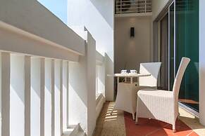 Home Suites by Marina