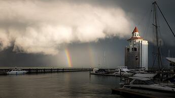 Home Suites by Marina